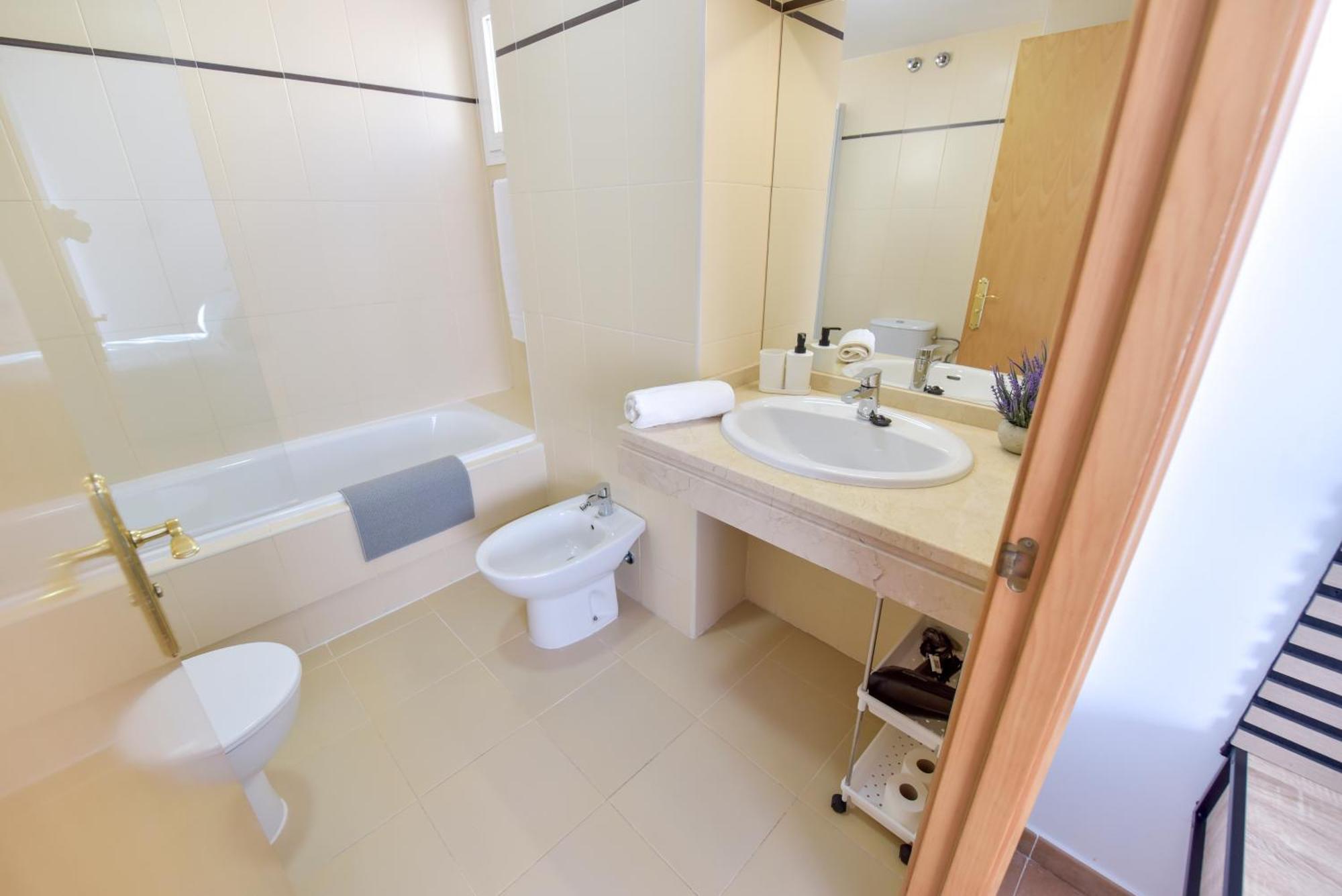 New Premium Apartment - Free Parking & Pools La Algaba Екстер'єр фото